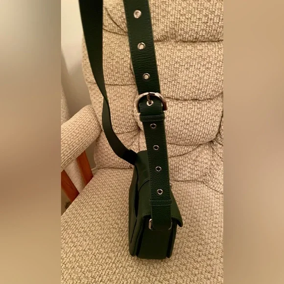 Vince Camuto Crossbody Malachite.(Green) Polished hardware & decorative tassel. - Picture 3 of 7